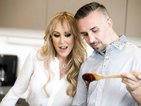 Трейси Линн Ливермор

Tracey Lynn Livermore

Брэнди Лав

Brandi Love
